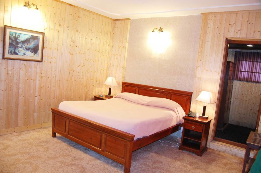 Nedous Hotel Gulmarg Quarto foto