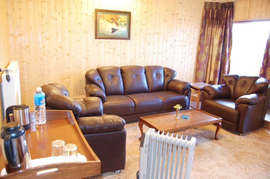 Nedous Hotel Gulmarg Quarto foto